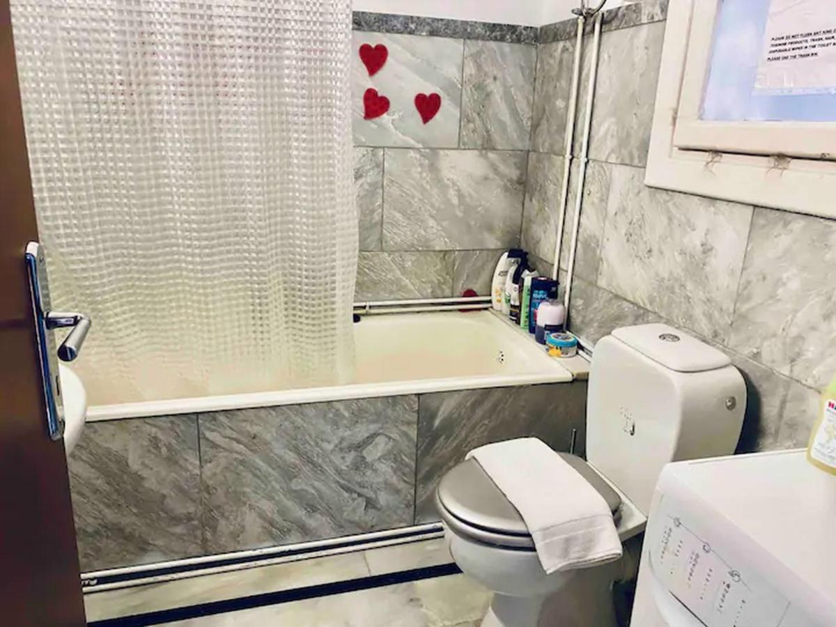 4Bdr Amazing Spacious Full Apt In Plaka Lejlighed Athen Eksteriør billede