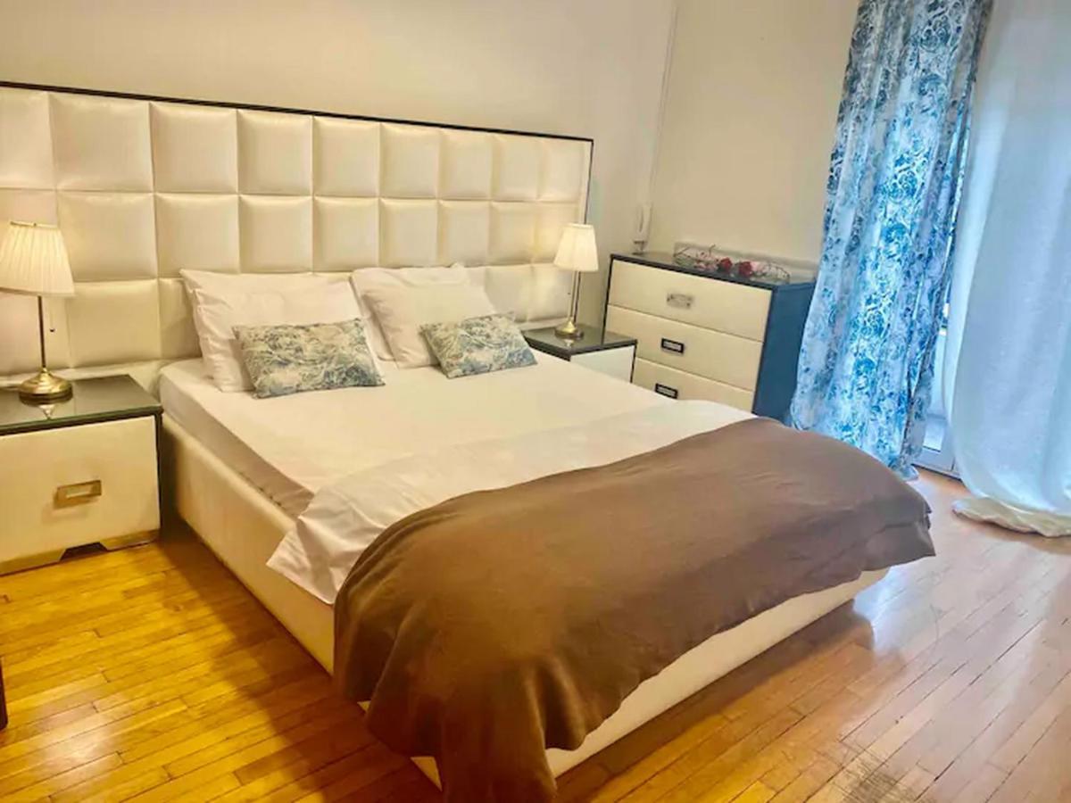 4Bdr Amazing Spacious Full Apt In Plaka Lejlighed Athen Eksteriør billede