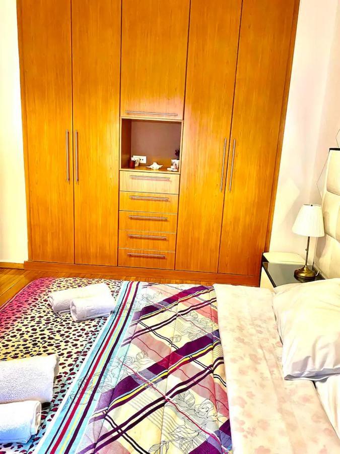 4Bdr Amazing Spacious Full Apt In Plaka Lejlighed Athen Eksteriør billede